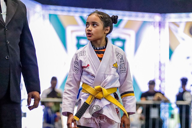 Atleta de Caraguatatuba de 7 anos é campeão mundial de Jiu Jitsu – Tamoios  News