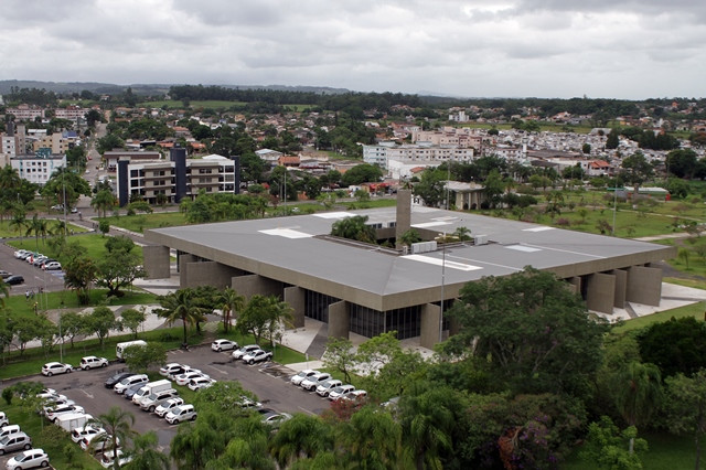 Prefeitura de Criciúma on X: Jogue limpo com a cidade! 🗑️♻️ O projeto  visa incentivar o cuidado com o meio ambiente e o criciumense pode ter  desconto de até 50% na taxa