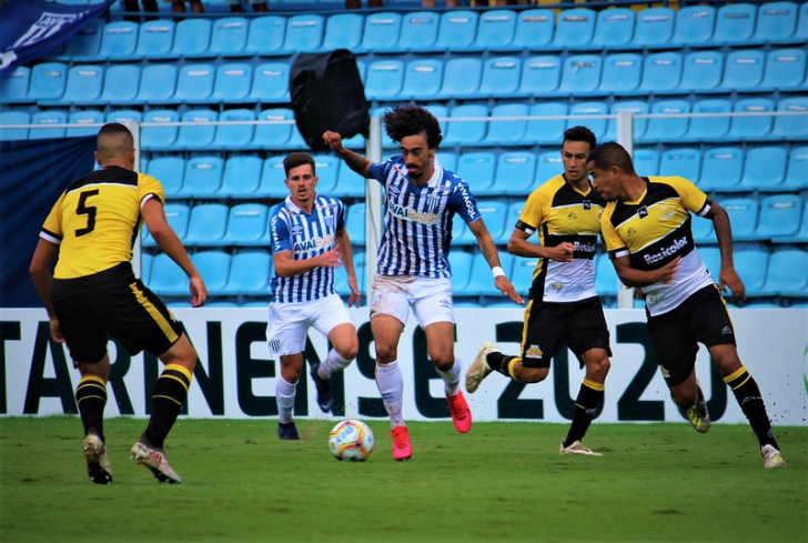 Criciúma foi aplicado taticamente para anular ataque avaiano (Foto: André Ribeiro / Avaí FC)