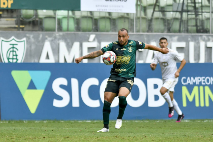 Rodolfo José fez dois dos três gols da última vitória do Coelho (Foto: Divulgação)