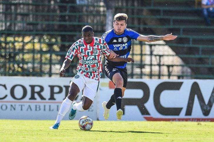 Alison fez dois gols no Campeonato Catarinense (Foto: Arquivo / Divulgação)