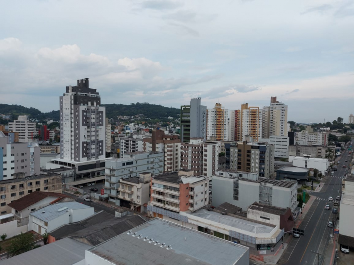 Fim de tarde desta segunda / Foto: Denis Luciano / 4oito