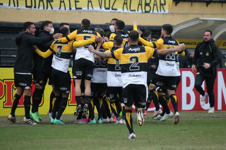 Tigre bateu o Paraná no último domingo por 2 x 0 (Foto: Celso da Luz / Criciúma EC)