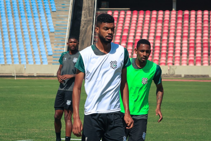 Figueirense treina e não joga no Maranhão / Divulgação