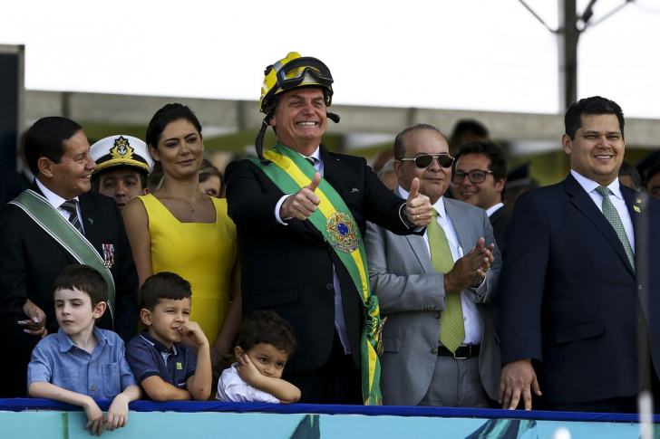 Presidente no desfile de 7 de setembro ontem, em Brasília / Foto: Marcelo Camargo / Agência Brasil