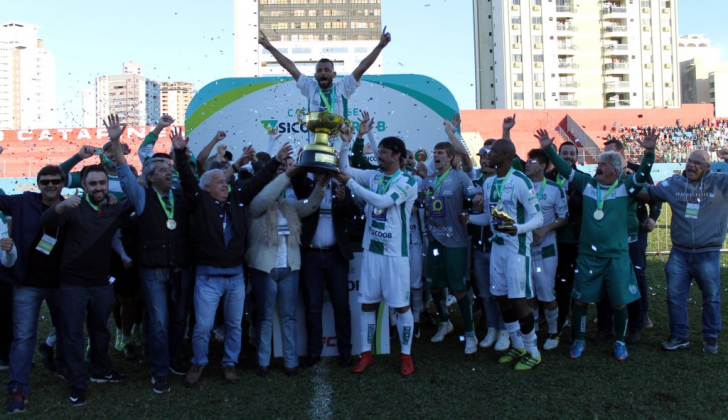 Metropolitano campeão / Foto: Marcelo Negreiros / FCF