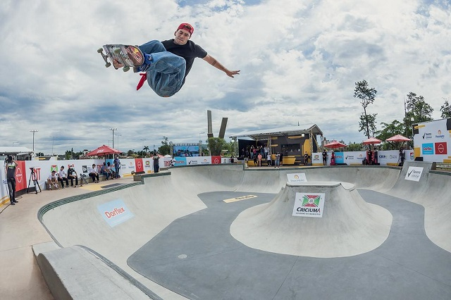 Antes de ir a Tóquio buscar a medalha de prata, Pedro Barros fez escala em Criciúma. Fotos: Divulgação