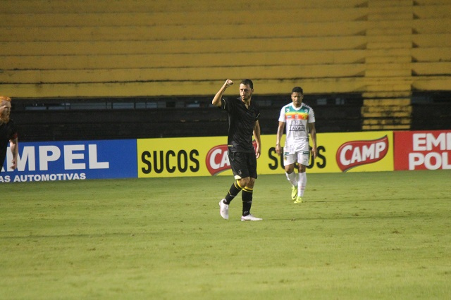 Tigre evitou o rebaixamento após empatar com o Brusque na última rodada. Fotos: Celso da Luz/Criciúma E.C.