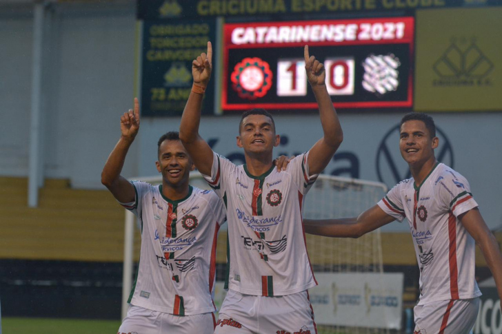 Vitória contra o Figueirense na primeira fase deu classificação às quartas de final (Foto: Lucas Colombo / Próspera EC)