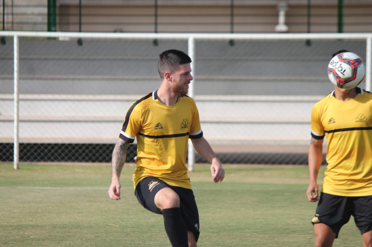 Eduardo tem atuado no lugar de Arilson, lesionado (Foto: Celso da Luz / Criciúma EC)