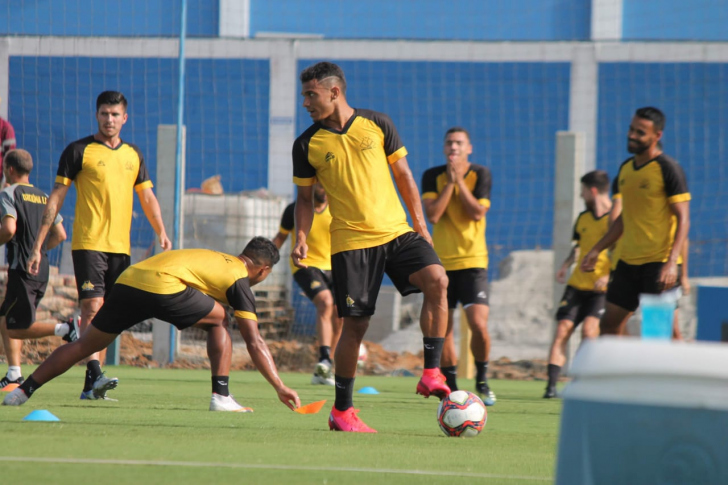 Elenco treinou no sábado no CT do Avaí (Foto: Celso da Luz / Criciúma EC)