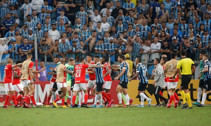 GreNal da Libertadores em 2020 foi último jogo com público no país (Foto: Diego Vara / Reuters)