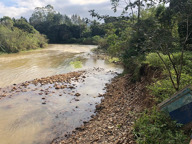 Rio Mãe Luzia convive há anos com a poluição / Foto: Divulgação