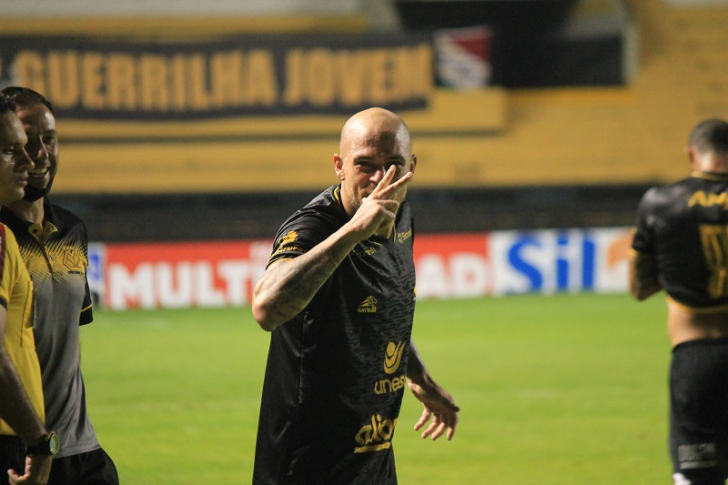 Silvinho colocou o jogo no bolso (Foto: Celso da Luz / Criciúma EC)