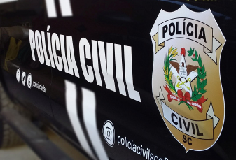 Notícia - Polícia Civil indicia dupla por roubos em residência e comércio