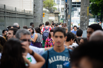 Notícia - Segundo dia do Enem: provas começam às 13h30