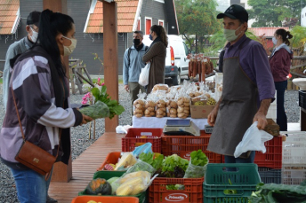 Notícia - Em novo local, Feira da Agricultura Familiar movimenta Morro da Fumaça