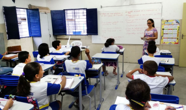 Notícia - Governo libera R$ 4 bi para ampliar vagas de tempo integral em escolas