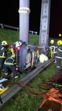 Notícia - Motorista fica preso em ferragens após acidente na marginal da BR-101