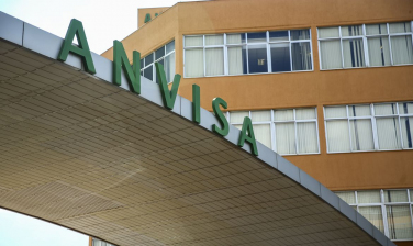 Notícia - Anvisa suspende venda de produto que provoca intoxicação ocular