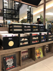 Notícia - Feira de Vinil marca fim de semana no Shopping Della