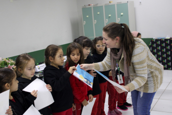 Notícia - Alunos do Colégio Unesc recebem certificado de participação na Olimpíada Educacross 