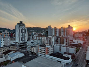 Notícia - Região Sul com segunda-feira de calor e previsão de chuva 