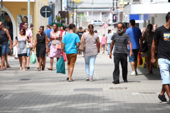 Notícia - Próximo sábado tem horário estendido no comércio de Criciúma