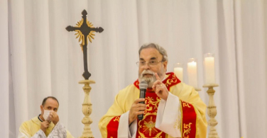 Notícia - Fiéis participam da Abertura da Festa da Misericórdia com Padre Antonio Maria