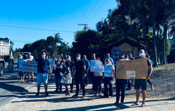 Notícia - Protesto contra mau cheiro na SC-108 em Cocal do Sul