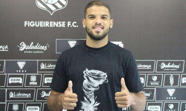 Notícia - Figueirense apresenta o zagueiro Rony, que jogou sete vezes desde 2018