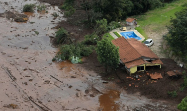 Notícia - Criticada por divisão de lucros, Vale diz se comprometer com atingidos