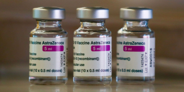 Notícia - Seis mil vacinas da AstraZeneca serão distribuídas em Criciúma para a segunda dose 