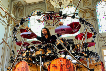 Notícia - Aquiles Priester, um dos melhores bateristas do mundo, se apresenta no Criciúma Shopping