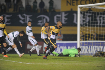 Notícia - Criciúma e Coritiba voltam a se enfrentar após quatro anos