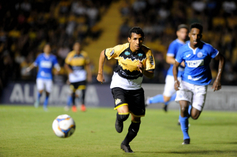 Notícia - Andrew desfalca Tigre em treino e é dúvida