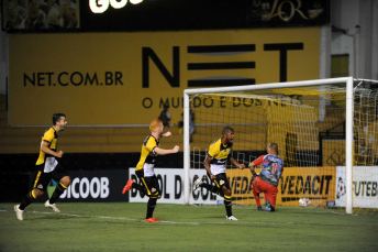 Notícia - Buscando recuperação, Tigre e Tubarão se enfrentam nesta quinta-feira