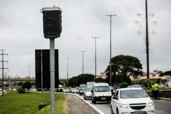 Notícia - 500 radares de rodovias federais estão desligados em Santa Catarina