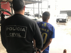 Notícia - Homem é preso e menor apreendido, acusados de participação em homicídio