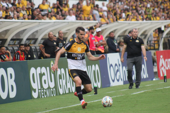 Notícia - Sem lesão, Fellipe Mateus deve retornar contra o Palmeiras