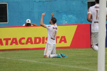 Notícia - Criciúma vence o Barra e assume a vice-liderança do Catarinense