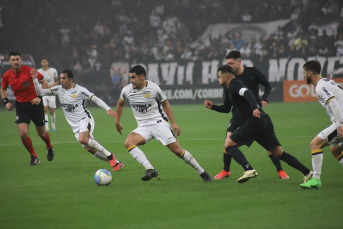 Notícia - Criciúma sai na frente, mas apaga no segundo tempo e sofre a virada do Corinthians