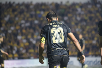 Notícia - Camisa 23: Eder encerra a carreira marcando 23 gols em partidas oficiais pelo Criciúma