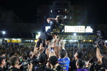 Notícia - No último jogo de Eder, Criciúma vence o Atlético Mineiro