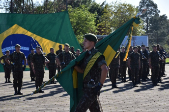 Notícia - 28º GAC realiza ações comemorativas aos 374 anos do Exército