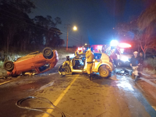 Notícia - Grave acidente entre três veículos deixa duas pessoas mortas em Içara (FOTOS)