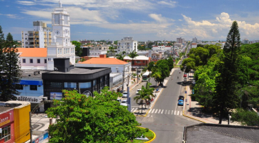 Notícia - Mulher é flagrada furtando loja no Centro de Araranguá