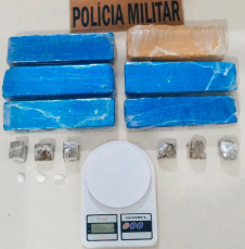 Notícia - PM prende homem com cocaína e maconha em Tubarão