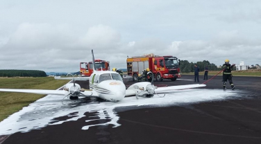 Notícia - SC: Avião do governo faz pouso de emergência em Lages