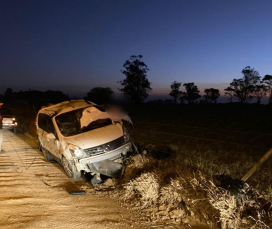 Notícia - Motorista perde o controle e capota veículo em Jaguaruna